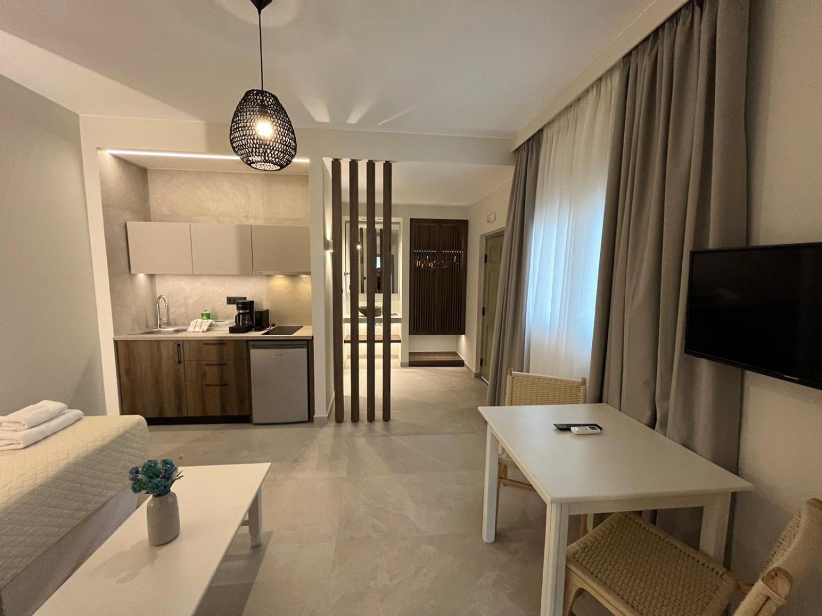 Mediterranean Sea Top Floor パレオコラ エクステリア 写真