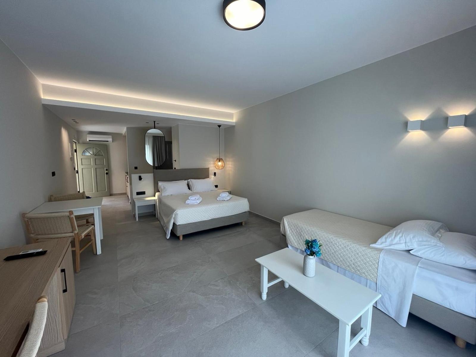 Mediterranean Sea Top Floor パレオコラ エクステリア 写真