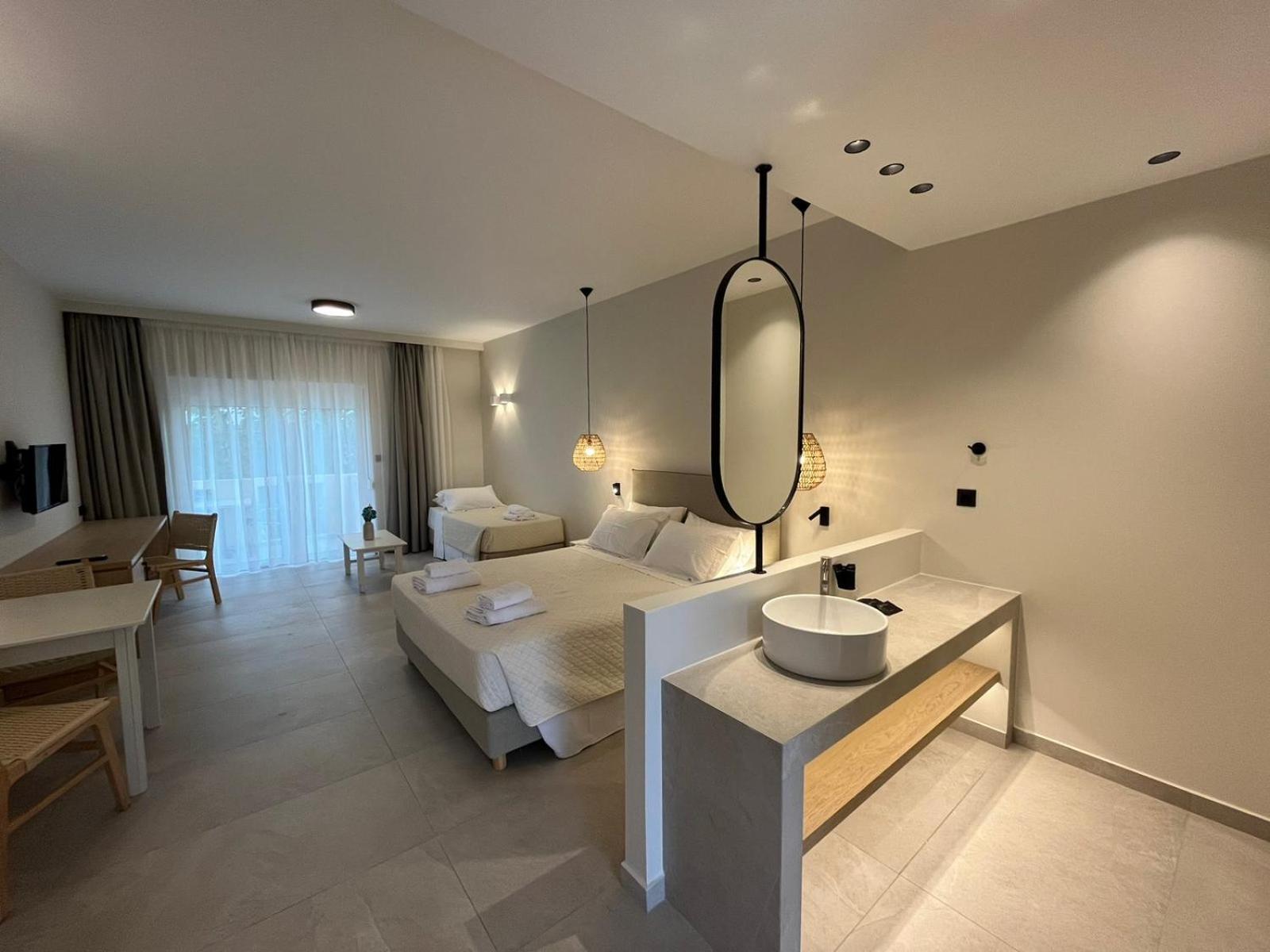 Mediterranean Sea Top Floor パレオコラ エクステリア 写真