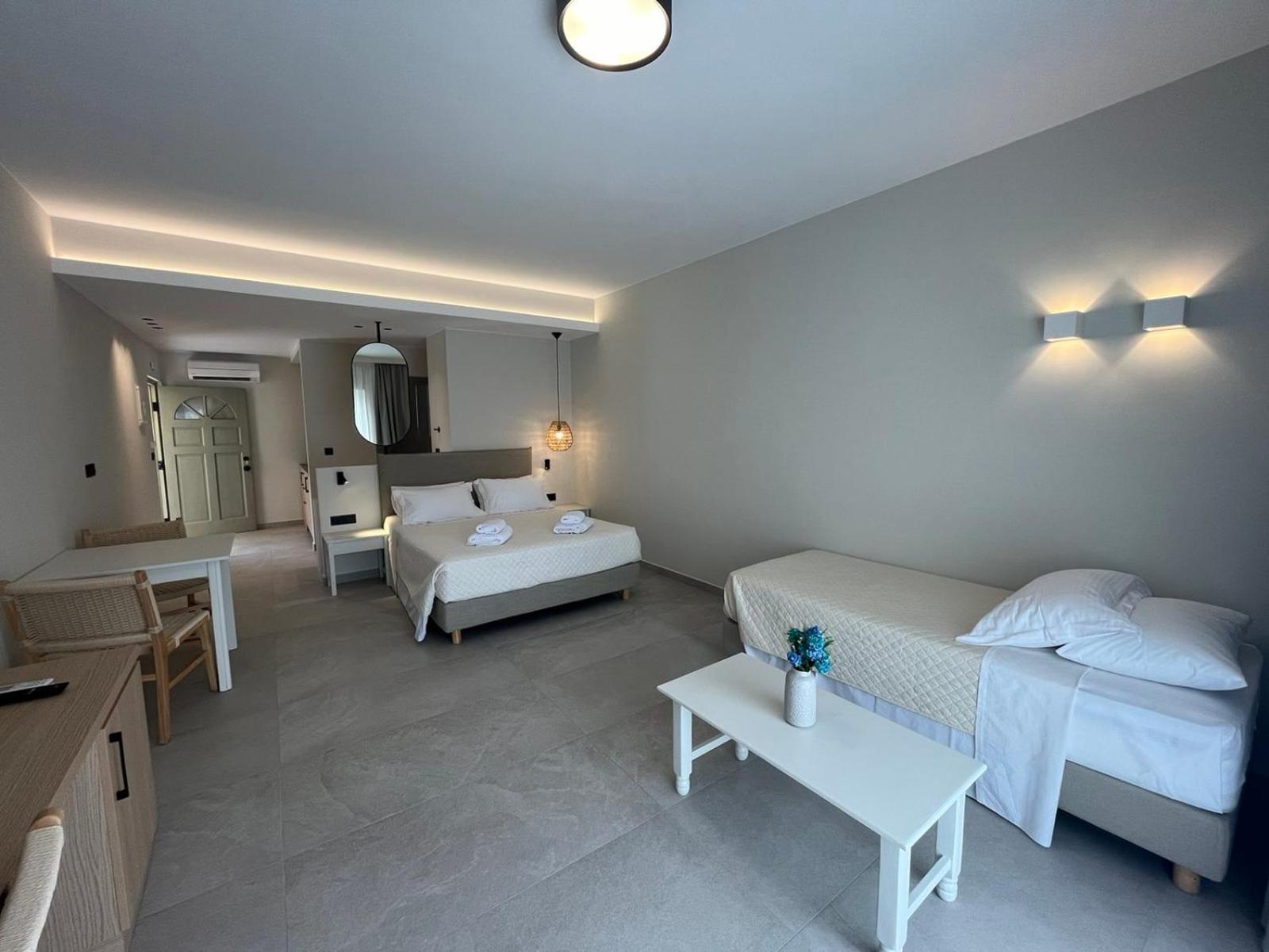 Mediterranean Sea Top Floor パレオコラ エクステリア 写真