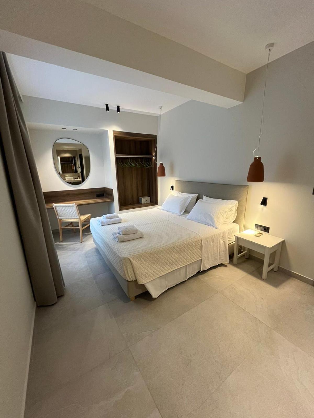 Mediterranean Sea Top Floor パレオコラ エクステリア 写真